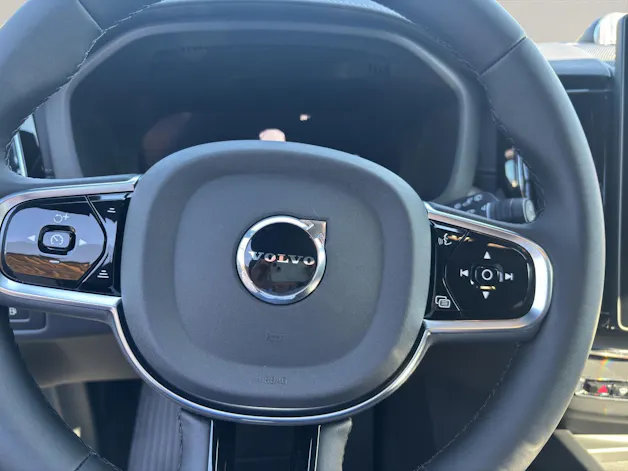 VOLVO XC60 2.0 T8 TE Ultra Dark eAWD