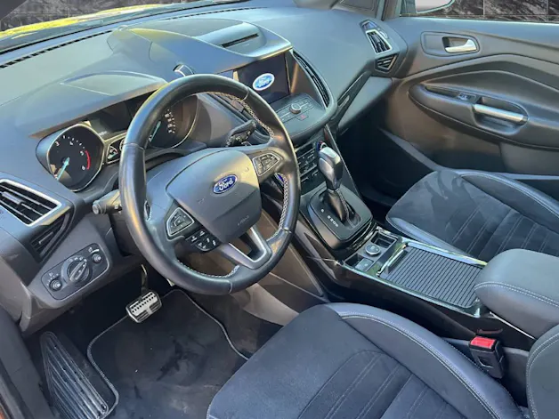 Ford Kuga 2.0 TDCi 180 ST-Line