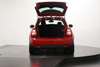 https://vehicle.imgix.net/4388972/0127e159-f5f3-47a1-b6e3-6fbd12a02b31.JPG