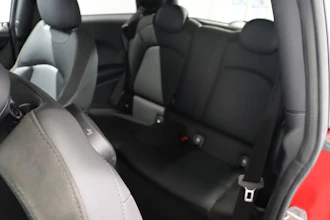 https://vehicle.imgix.net/4388972/92c3d682-ee0b-4083-a683-f750607d0d88.JPG