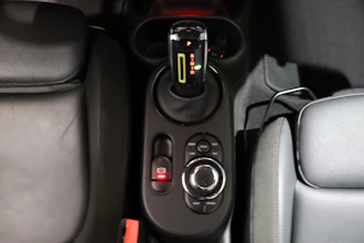 https://vehicle.imgix.net/4388972/b40f0b92-9b25-4c82-a93d-bd896ab130ca.JPG