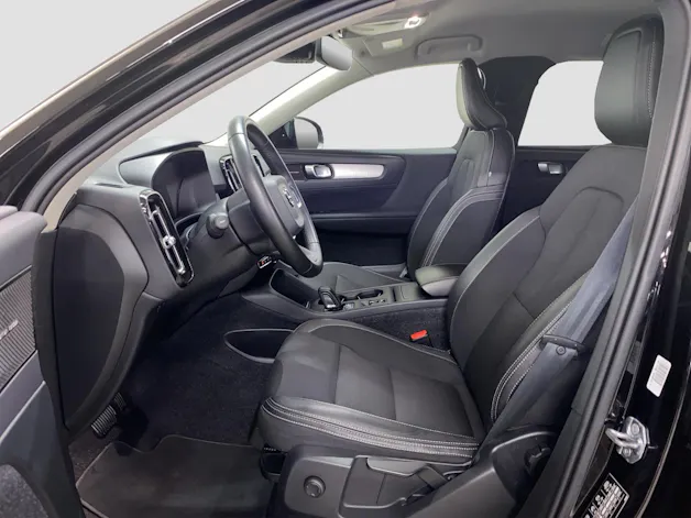 VOLVO XC40 2.0 D4 Momentum AWD