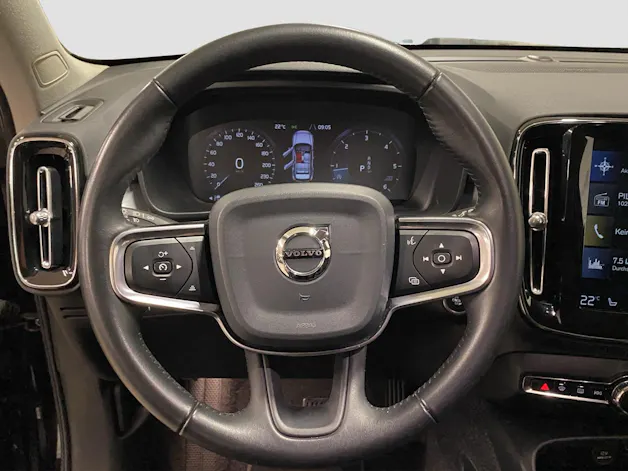 VOLVO XC40 2.0 D4 Momentum AWD
