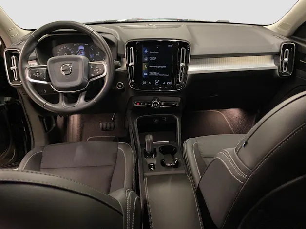 VOLVO XC40 2.0 D4 Momentum AWD