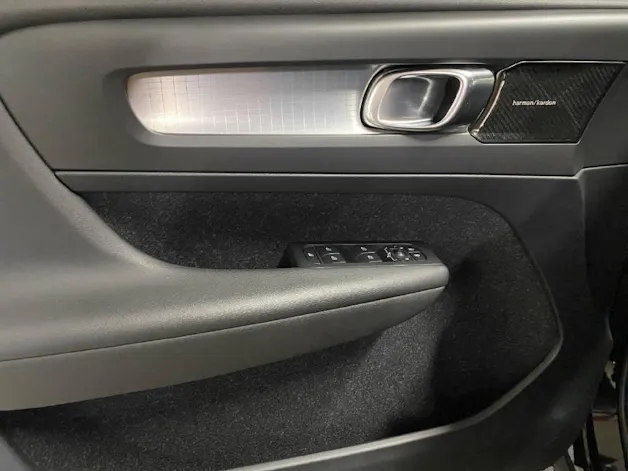 Volvo XC40 2.0 D4 Momentum AWD