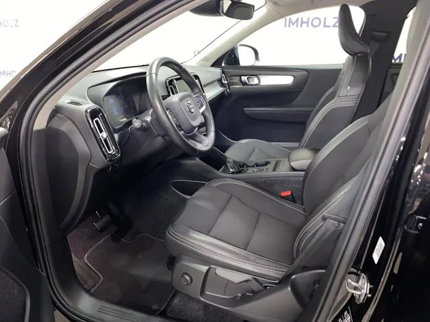 VOLVO XC40 2.0 D4 Momentum AWD