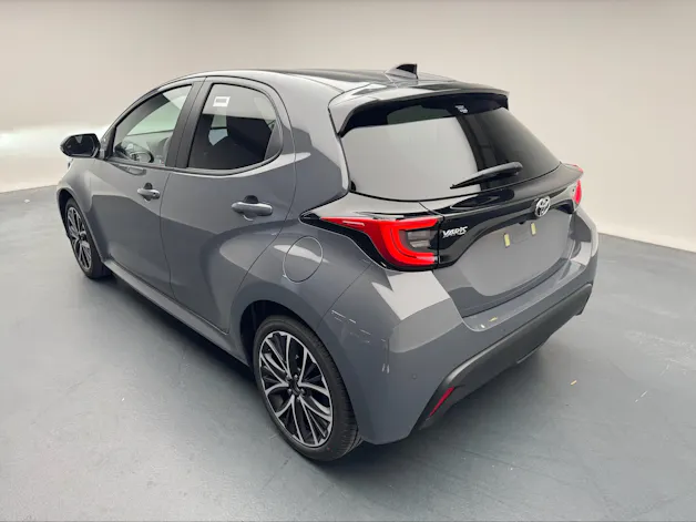 Toyota Yaris 1.5 VVT-i HSD Trend