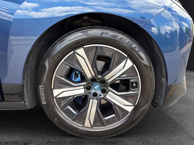 BMW iX xDrive40