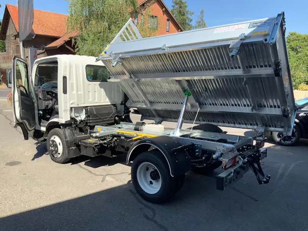 Isuzu M27 Kab.-Ch. E DR 3.0 Ddi