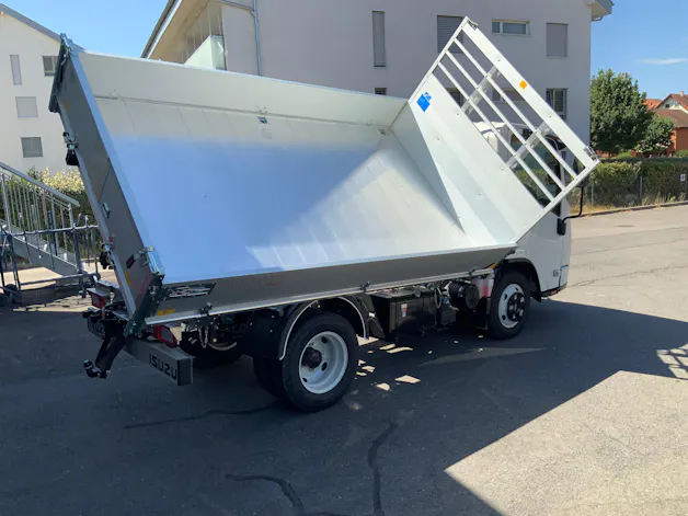 Isuzu M27 Kab.-Ch. E DR 3.0 Ddi