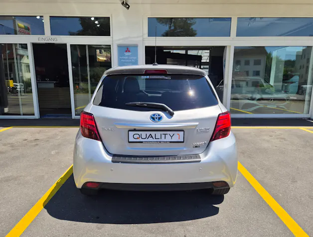 Toyota Yaris 1.5 VVT-i HSD Style Bi-tone