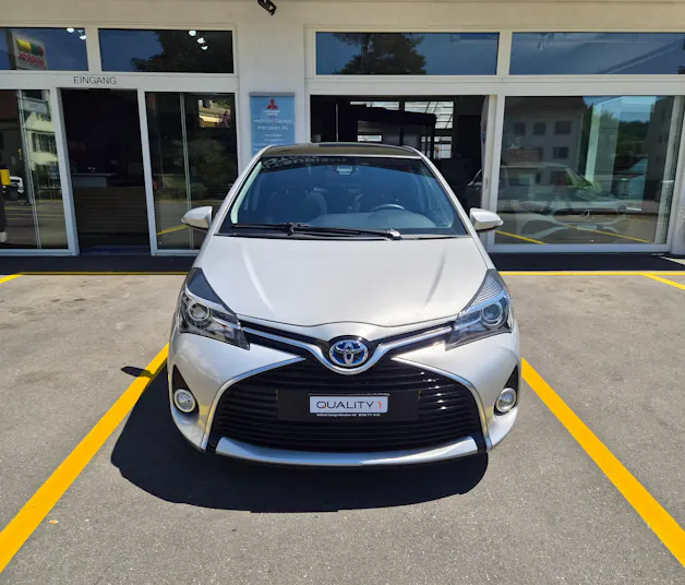 Toyota Yaris 1.5 VVT-i HSD Style Bi-tone