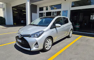 Toyota Yaris 1.5 VVT-i HSD Style Bi-tone