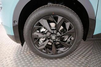 https://vehicle.imgix.net/4389721/7c41571a-b17e-4277-8c0a-64e5052cd25a.jpg