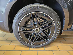 Mercedes-Benz V 300 d 4Matic Swiss Edition lang Van