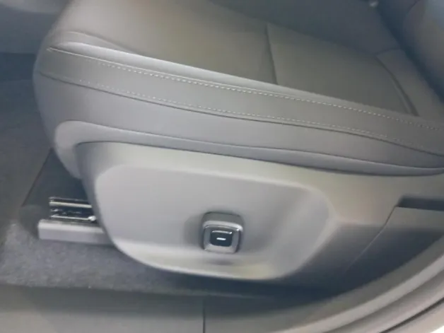 Volvo EX30 CC E60 Twin Performance AWD