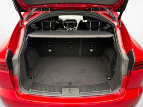 https://vehicle.imgix.net/4389832/39722fc8-6cbc-4638-a340-ca795d1aea44.jpg