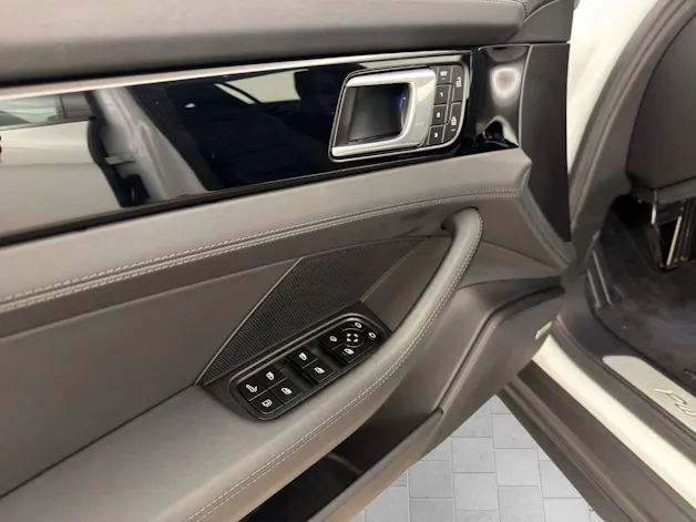 Porsche Panamera 4 E-Hybrid Sport Turismo