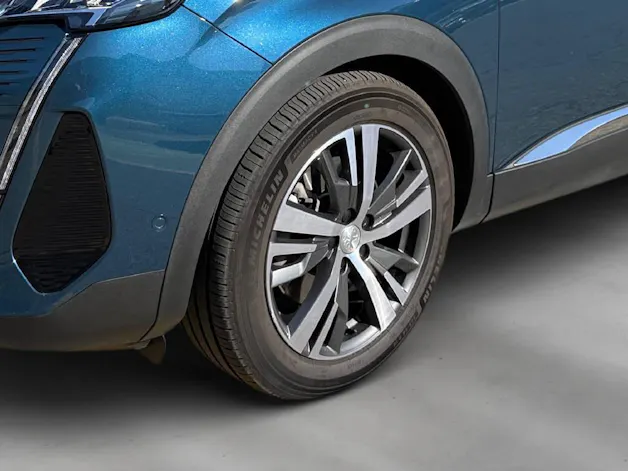 Peugeot 3008 Plug-in Hybrid 225ch e-EAT8 Allure Pack