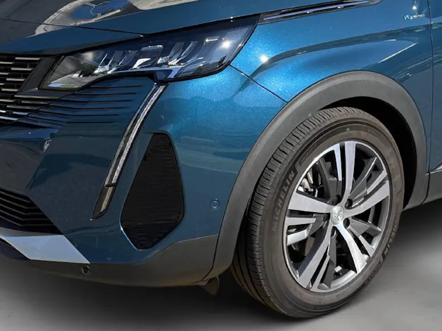Peugeot 3008 Plug-in Hybrid 225ch e-EAT8 Allure Pack