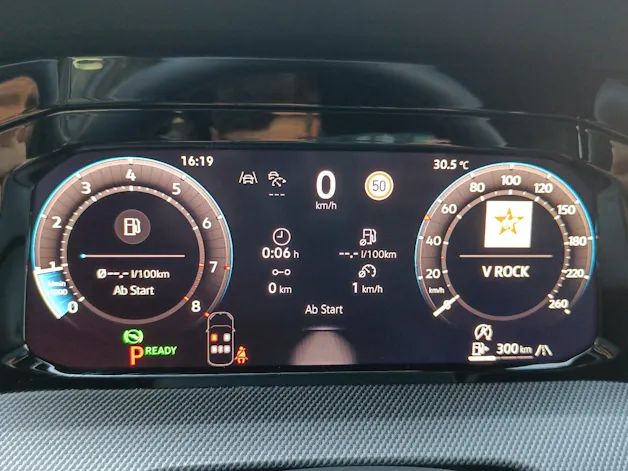 VW Golf VIII Variant 1.5 eTSI R-Line DSG*8-Fach Räder*AHK*