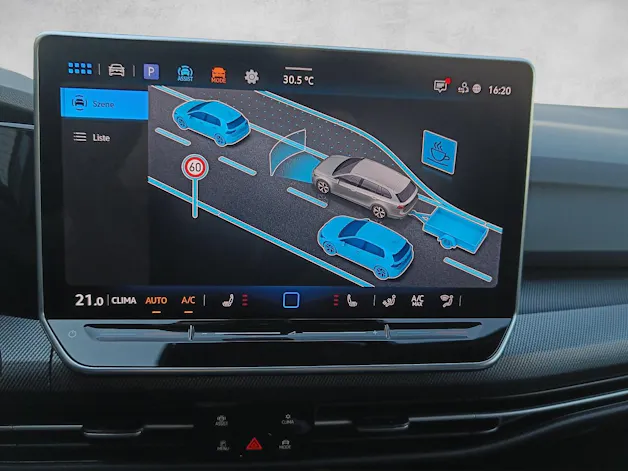VW Golf VIII Variant 1.5 eTSI R-Line DSG*8-Fach Räder*AHK*