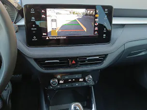 Škoda Fabia 1.0 TSI Selection Tour DSG*Navi*Climatronic*LED*Keyless*Kamera*Sitzheizung*