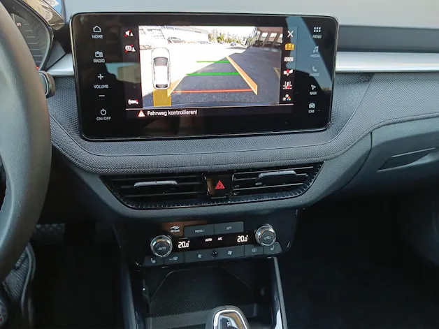 Škoda Fabia 1.0 TSI Selection Tour DSG*Navi*Climatronic*LED*Keyless*Kamera*Sitzheizung*