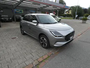 Suzuki Swift 1.2 Sakura Top Hybrid 4x4