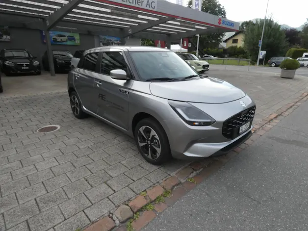 Suzuki Swift 1.2 Sakura Top Hybrid 4x4