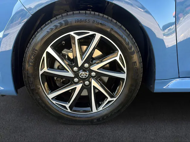 Toyota Yaris 1.5 VVT-i HSD Trend