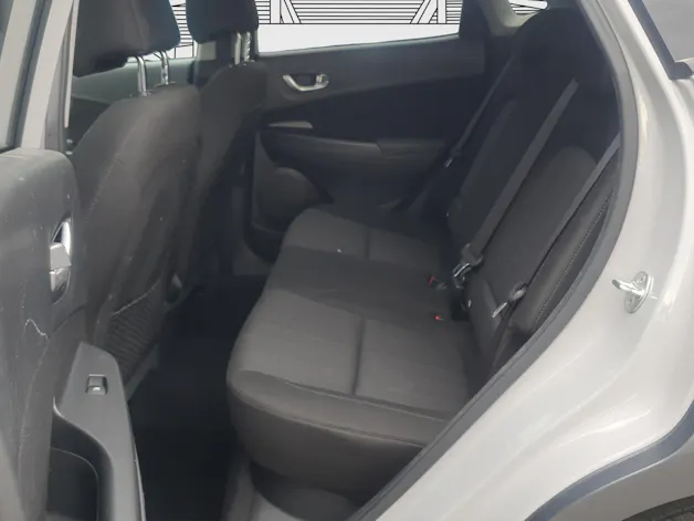 HYUNDAI Kona 1.6 T-GDi Amplia 4WD Auto.