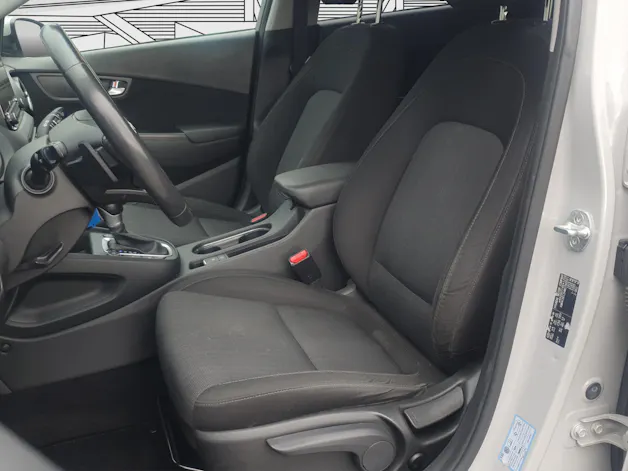 HYUNDAI Kona 1.6 T-GDi Amplia 4WD Auto.