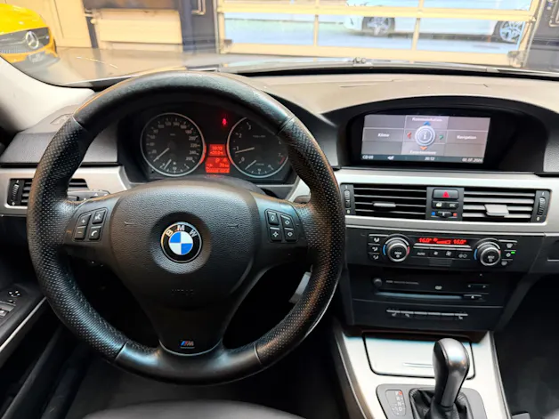 BMW 325i