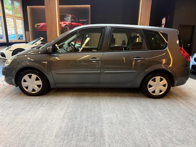 Renault Grand Scénic 2.0 16V Dynamique