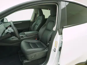 Tesla Model Y Long Range Dual AWD