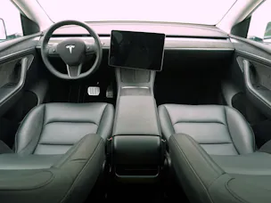 Tesla Model Y Long Range Dual AWD