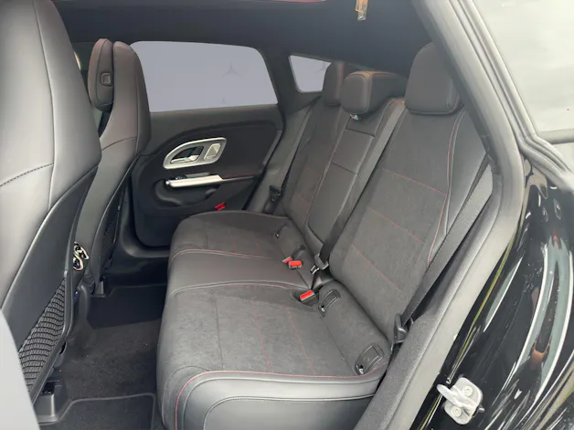 Mercedes-Benz CLA 220 4-Matic Shooting Brake