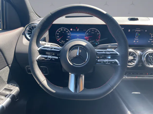 Mercedes-Benz GLA 250 Swiss Star AMG Line 4matic