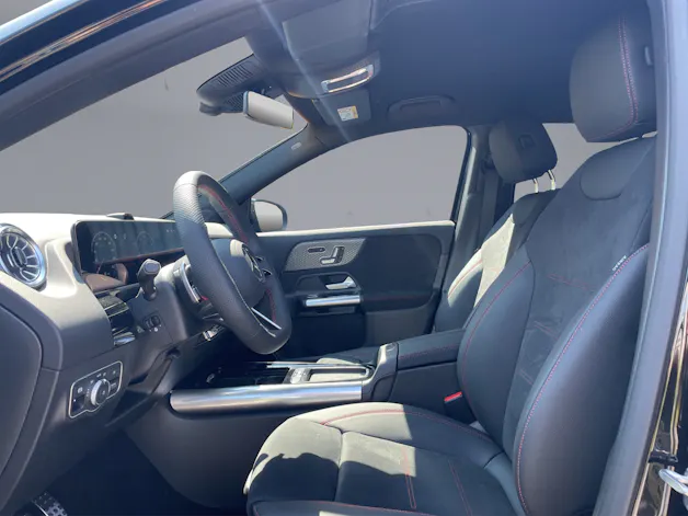 Mercedes-Benz GLA 250 Swiss Star AMG Line 4matic