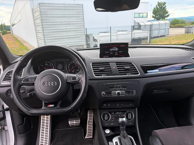 Audi Q3 2.0 TDI sport quattro S-tronic