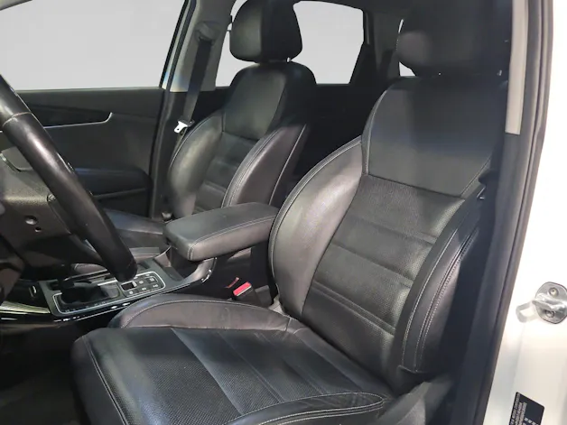 Kia Sorento 2.2 CRDI Style 7P. Automatic