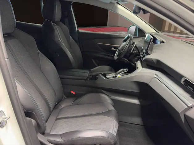 PEUGEOT 3008 225e Hybrid2 Allure Pack EAT8
