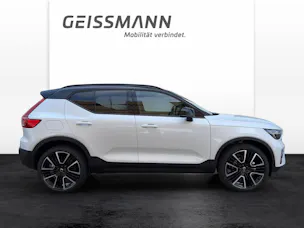 Volvo XC40 2.0 B4 MH Black Edition