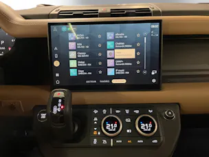 Land Rover Defender 110 3.0 D I6 300 X-Dynamic HSE AWD AT8