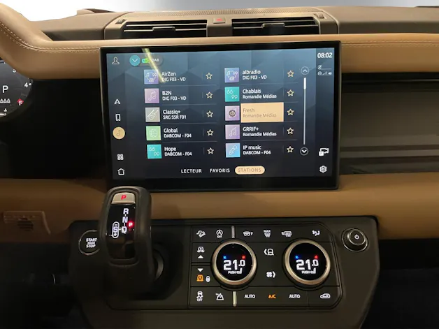 Land Rover Defender 110 3.0 D I6 300 X-Dynamic HSE AWD AT8