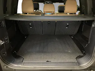 Land Rover Defender 110 3.0 D I6 300 X-Dynamic HSE AWD AT8