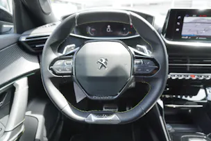 Peugeot 2008 1.2 PureTech GT EAT8