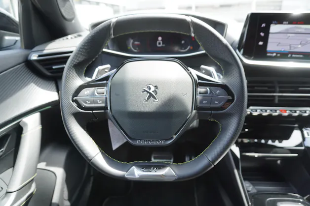 Peugeot 2008 1.2 PureTech GT EAT8