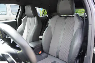 Peugeot 2008 1.2 PureTech GT EAT8